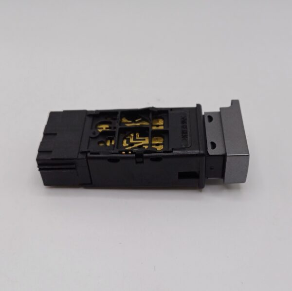 Vanquish Hazard Warning Light Button - Image 4