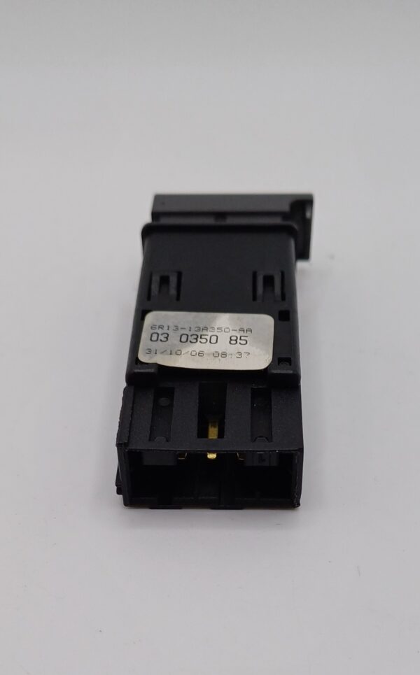 Vanquish Hazard Warning Light Button - Image 3