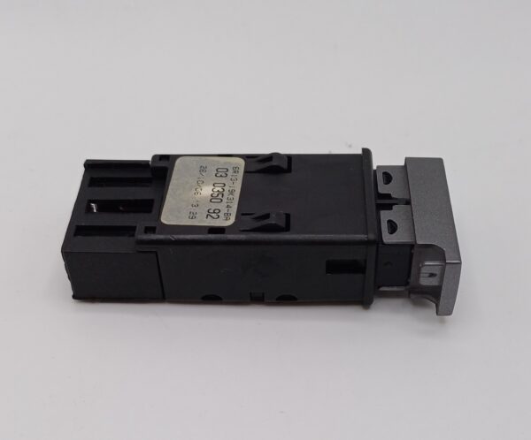Vanquish RH Seat Heater Button - Image 4
