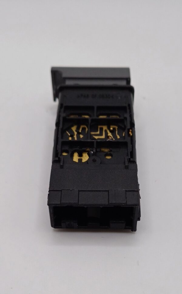 Vanquish RH Seat Heater Button - Image 3