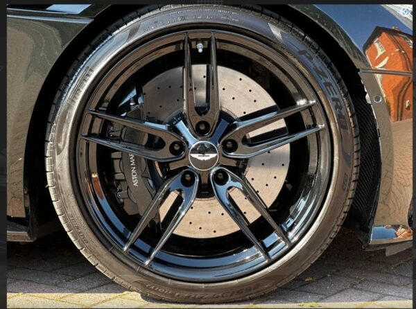 DBS Front Alloy Wheel 21"